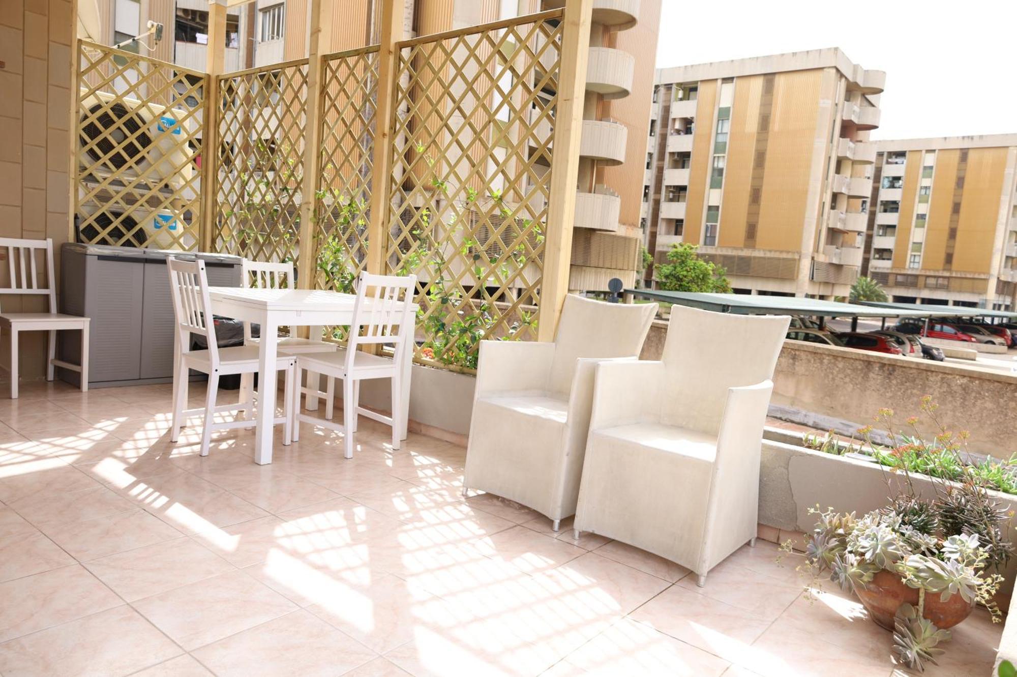 Jitaku Maine Apartment Cagliari Bagian luar foto