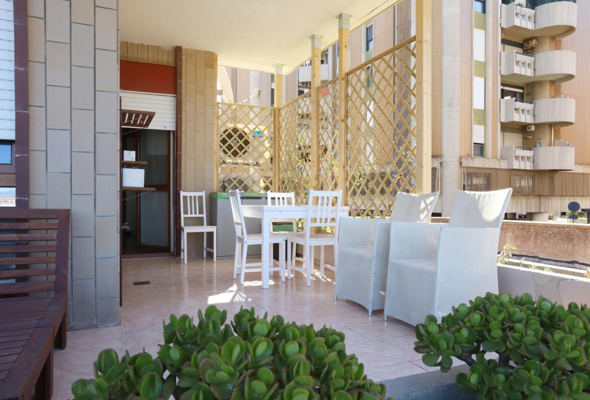 Jitaku Maine Apartment Cagliari Bagian luar foto
