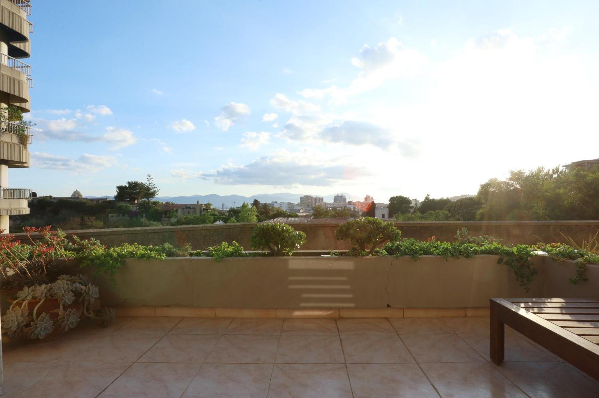 Jitaku Maine Apartment Cagliari Bagian luar foto