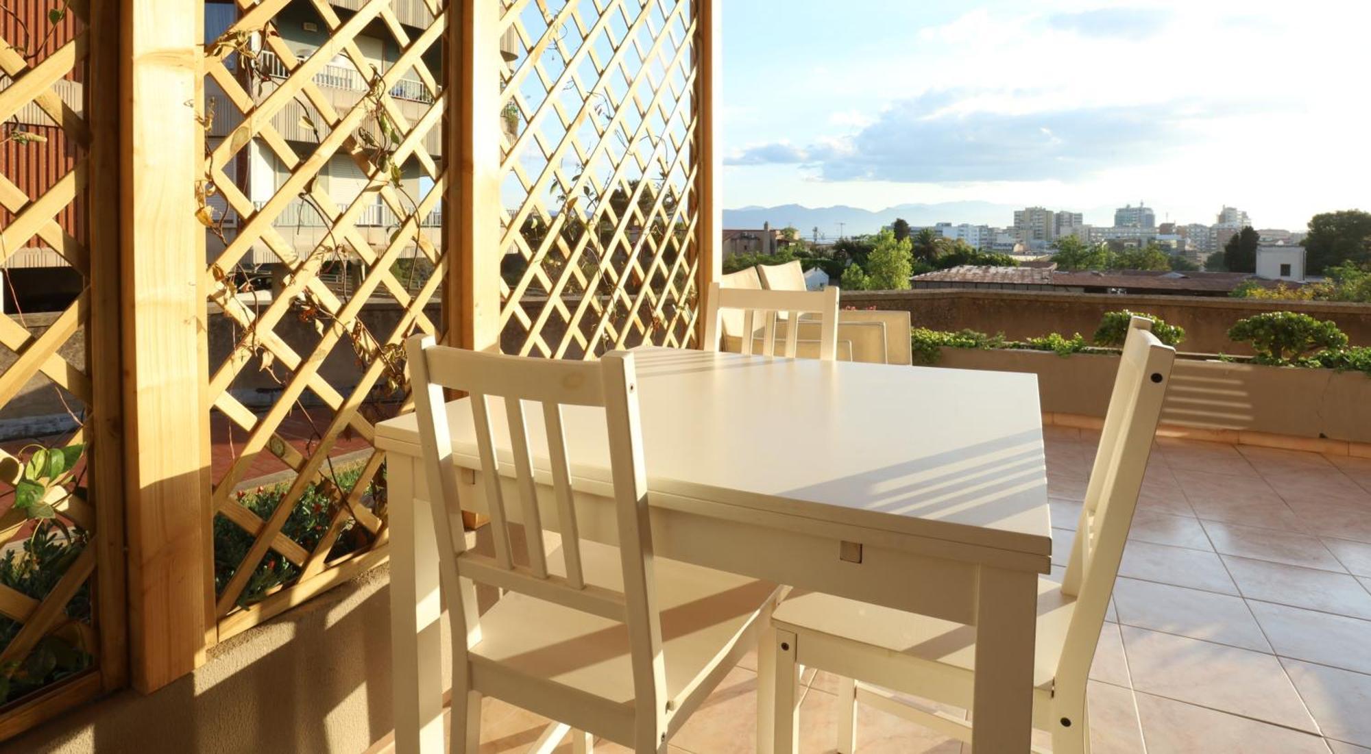 Jitaku Maine Apartment Cagliari Bagian luar foto